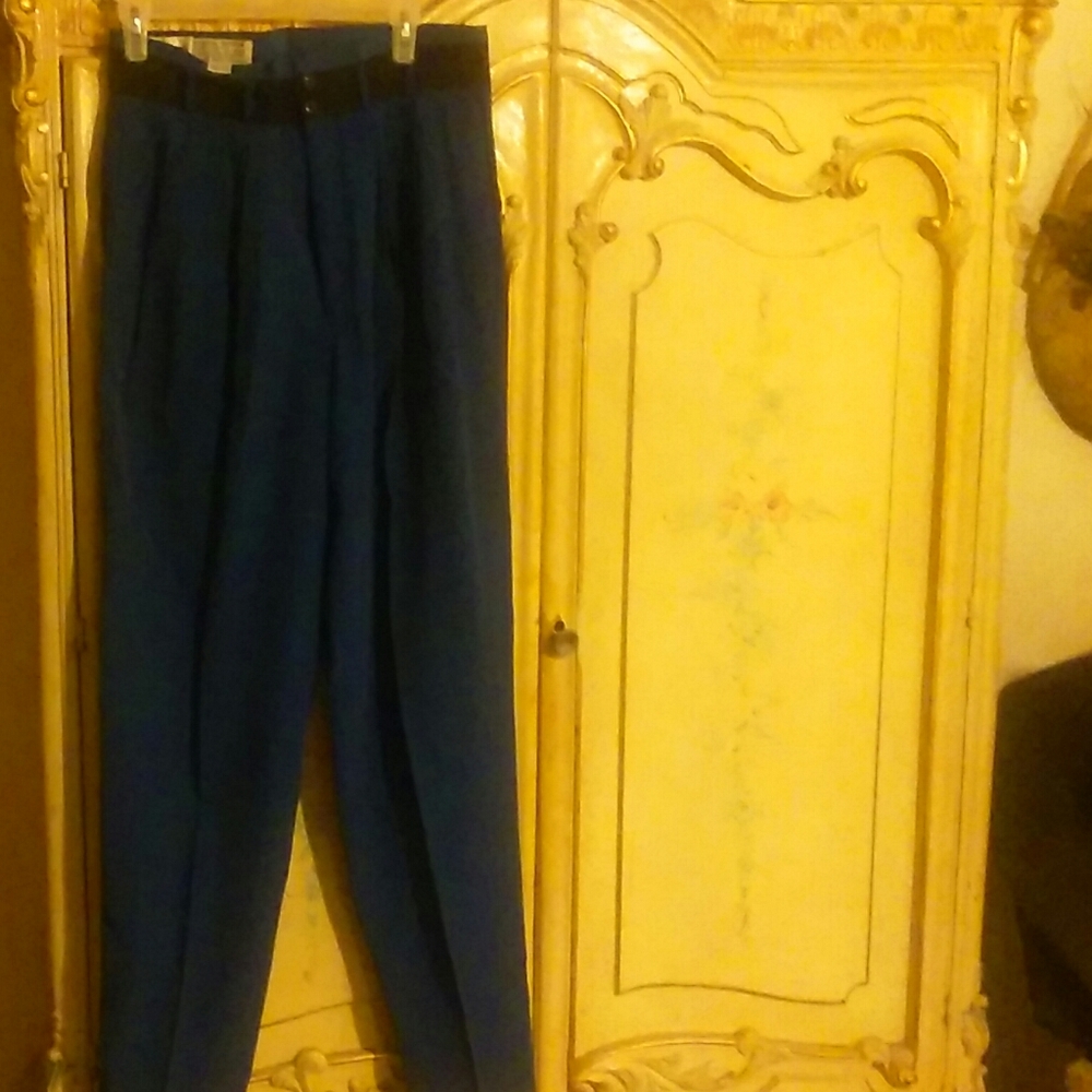 Pants waist 31 length 32 . 70 % rayon 30 % nylon.
